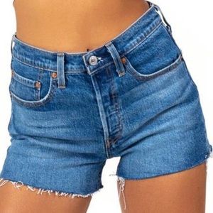 Levi’s NWT 501 High Rise Button Fly Denim Shorts